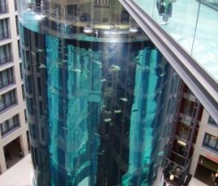 АкваДом (AquaDom), Берлине,  самый большой в мире цилиндрический аквариум,  CityQuartier DomAquaree,  Германия
