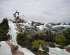 Необычный аквапарк Disney’s Blizzard Beach в стиле горнолыжного курорта. Фото